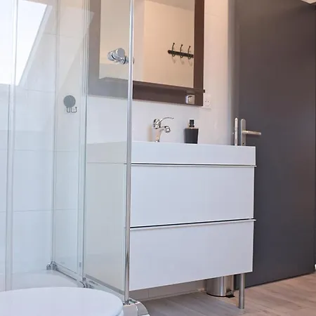 Privees Au Calme Avec Espaces Partages