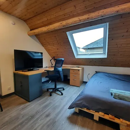 Privees Au Calme Avec Espaces Partages Homestay szállás *